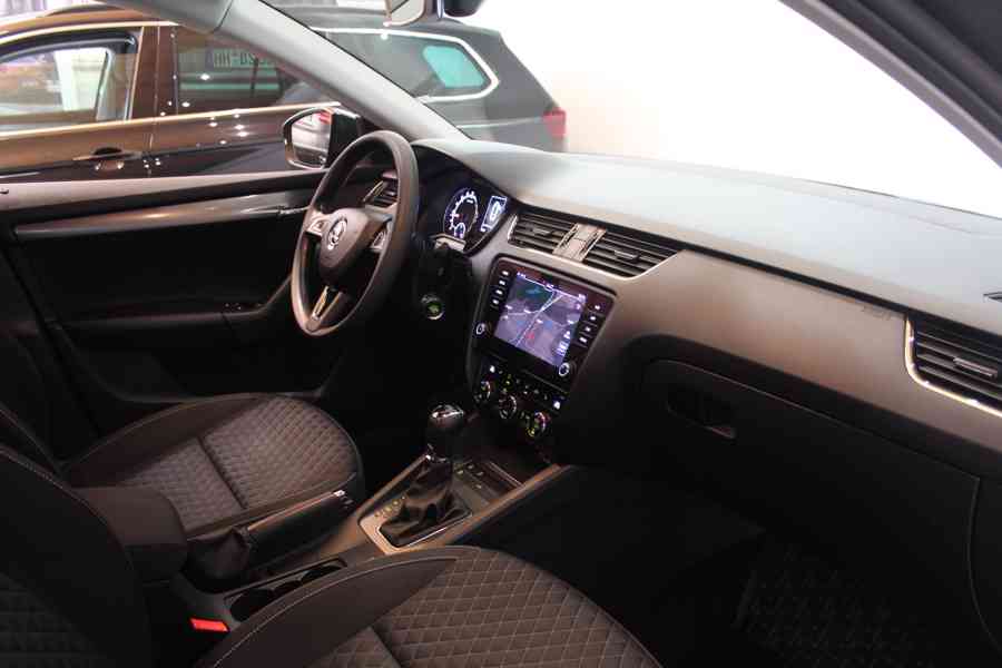 Škoda Octavia  2.0TDI DSG STYLE+ LED Navi Tažné 83000KM - foto 18