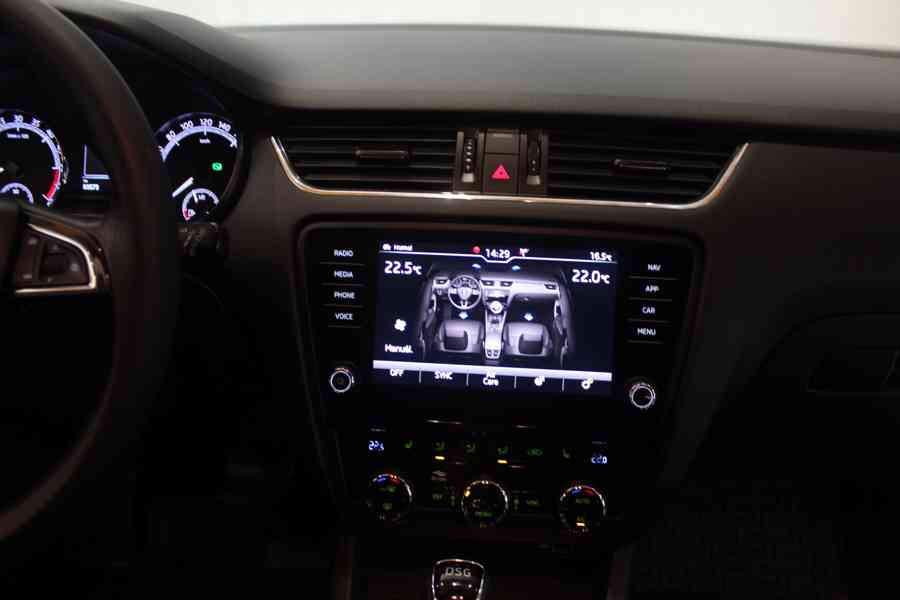 Škoda Octavia  2.0TDI DSG STYLE+ LED Navi Tažné 83000KM - foto 22