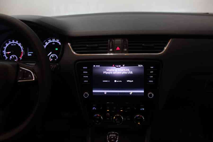 Škoda Octavia  2.0TDI DSG STYLE+ LED Navi Tažné 83000KM - foto 23