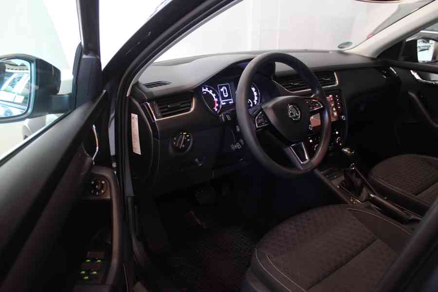 Škoda Octavia  2.0TDI DSG STYLE+ LED Navi Tažné 83000KM - foto 11