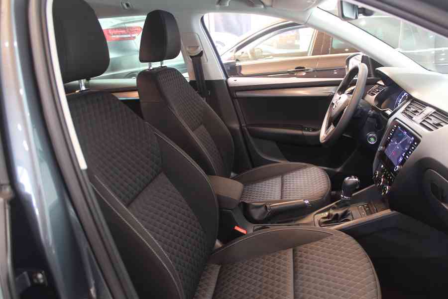 Škoda Octavia  2.0TDI DSG STYLE+ LED Navi Tažné 83000KM - foto 19