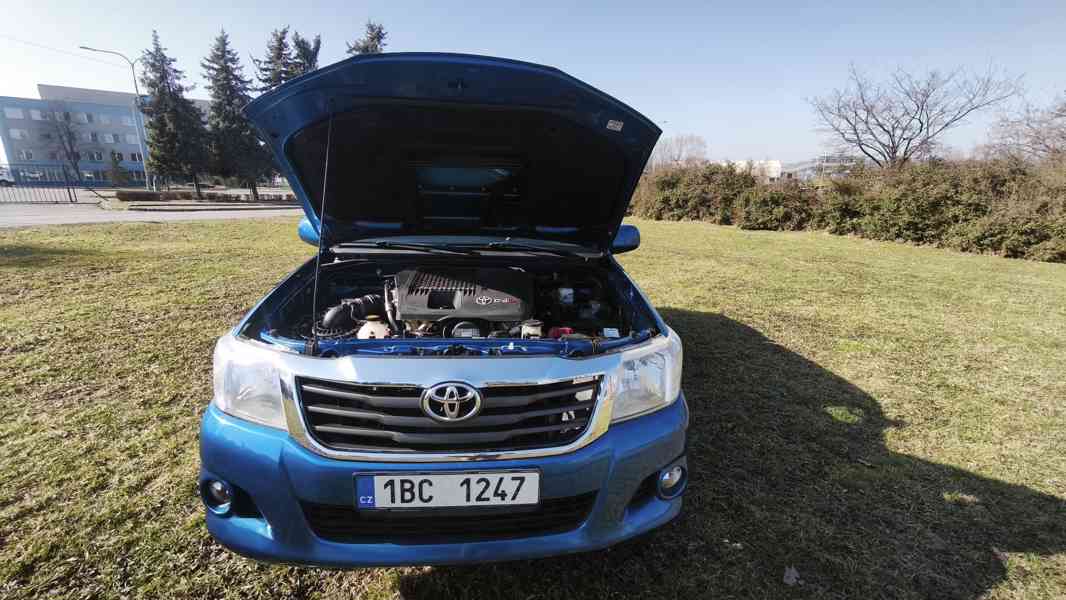 Toyota Hilux 2.5D 106 kW 4d DoubleCab 1. majitel ČR - foto 6