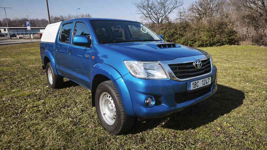 Toyota Hilux 2.5D 106 kW 4d DoubleCab 1. majitel ČR - foto 1