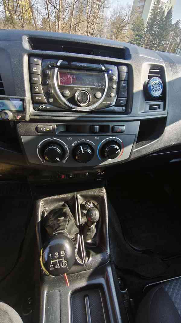 Toyota Hilux 2.5D 106 kW 4d DoubleCab 1. majitel ČR - foto 12