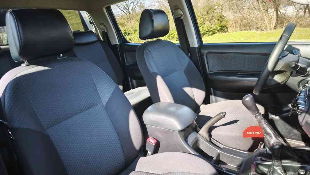 Toyota Hilux 2.5D 106 kW 4d DoubleCab 1. majitel ČR - foto 16