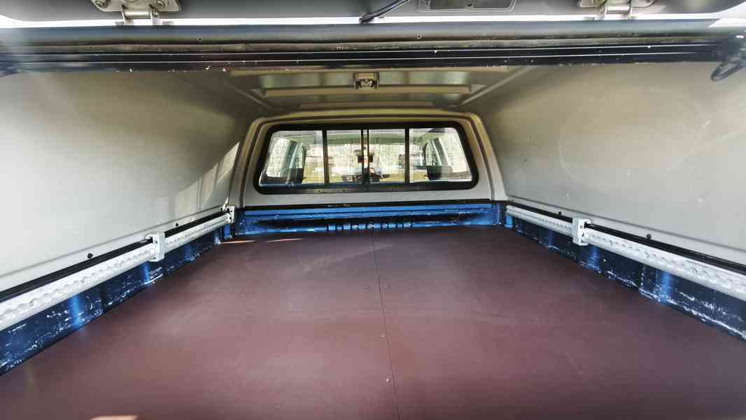 Toyota Hilux 2.5D 106 kW 4d DoubleCab 1. majitel ČR - foto 18