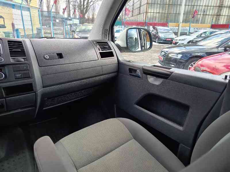 VOLKSWAGEN Caravelle 2,0TDI 4Motion Comfortline 9-míst - foto 23