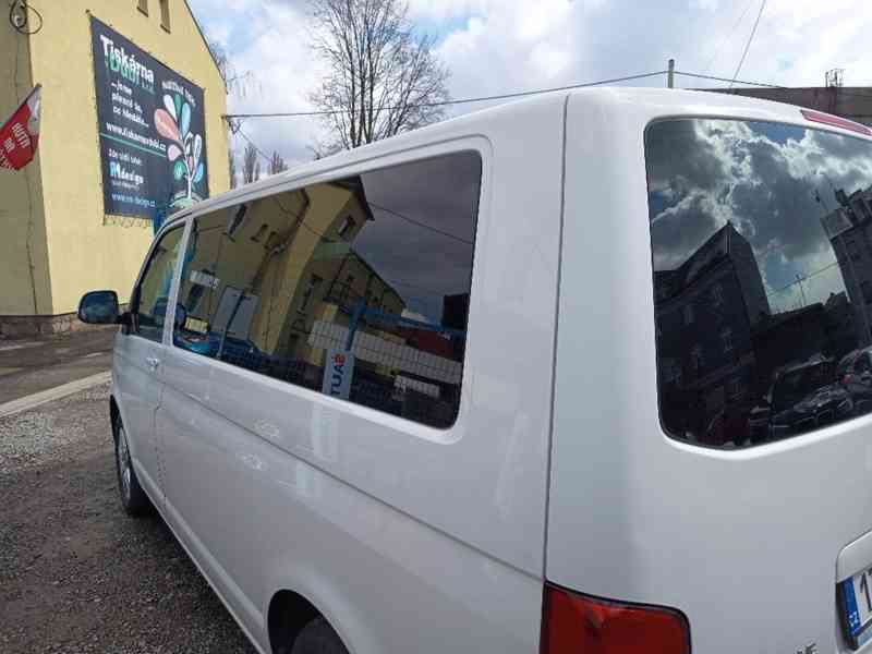 VOLKSWAGEN Caravelle 2,0TDI 4Motion Comfortline 9-míst - foto 31