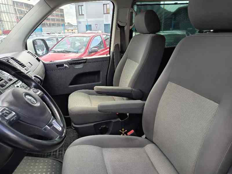 VOLKSWAGEN Caravelle 2,0TDI 4Motion Comfortline 9-míst - foto 28