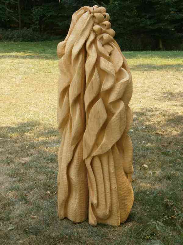 Dřevěná socha abstraktní ženy - foto 5