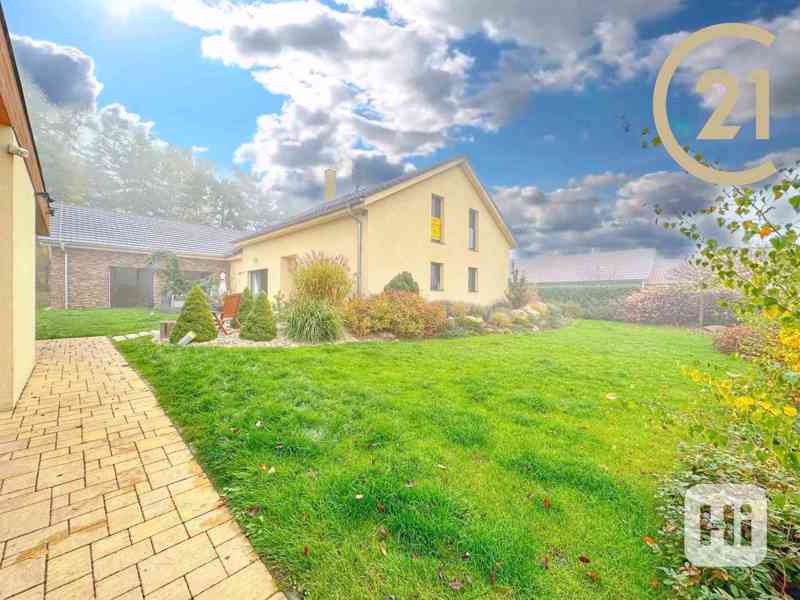 Luxusní rodinný dům 6+kkk 335m2 s pozemkem 2.315m2 u lesa, Zichovec - foto 30