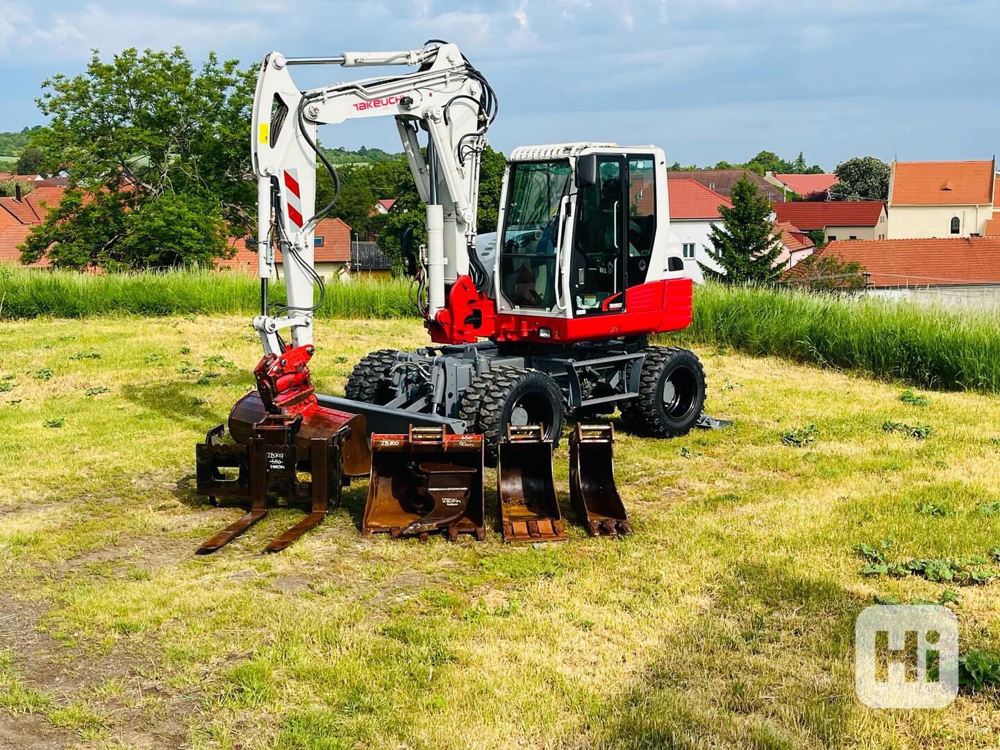Kolové rypadlo Takeuchi TB295W 2PB (Možnost leasingu) - foto 1