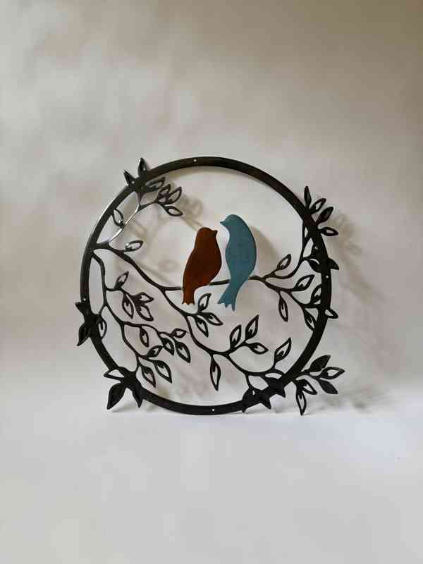 Barevný ptáček - kovová nástěnná dekorace - foto 1