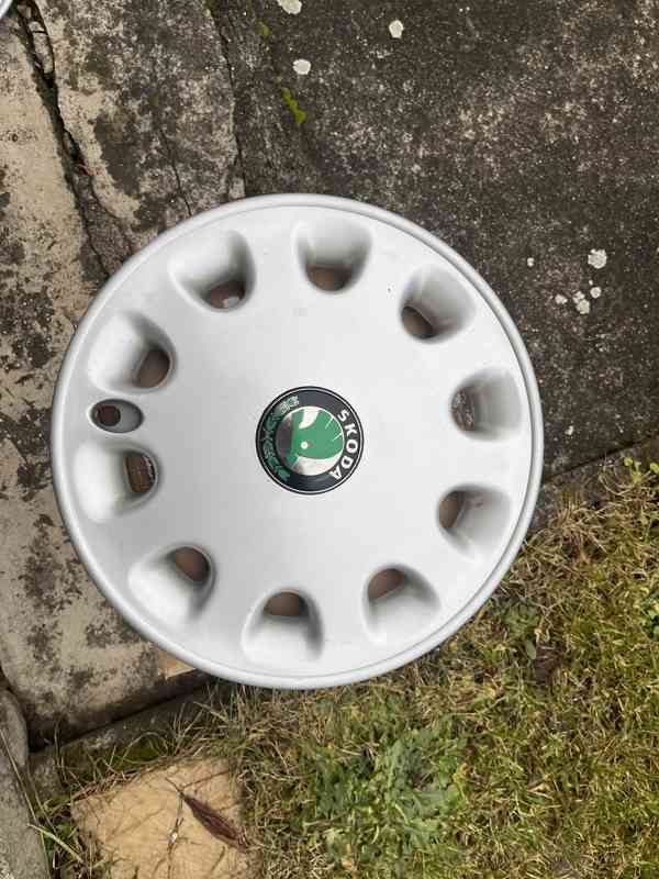 Poklice na ŠKODA FELICIA GLX - sada - foto 4