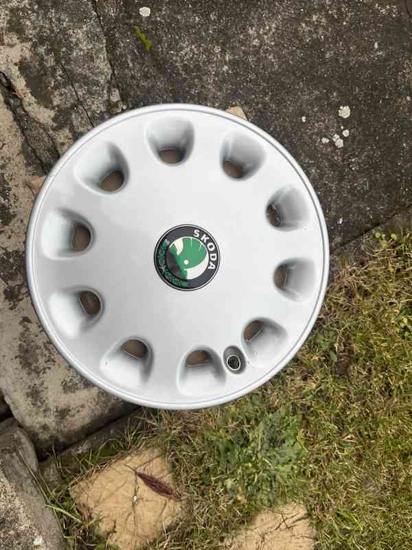Poklice na ŠKODA FELICIA GLX - sada - foto 5