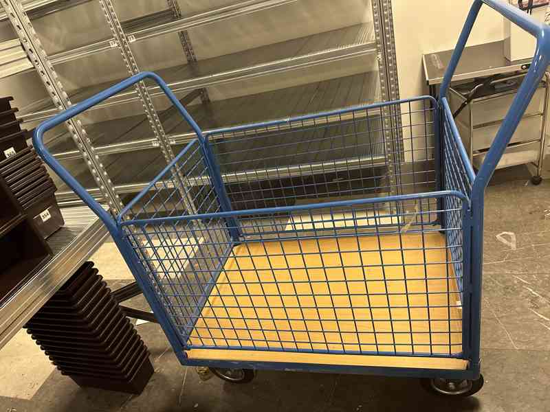 !!! Výprodej kanceláře / provozovny: Plošinový vozík 4500 Kč - foto 2