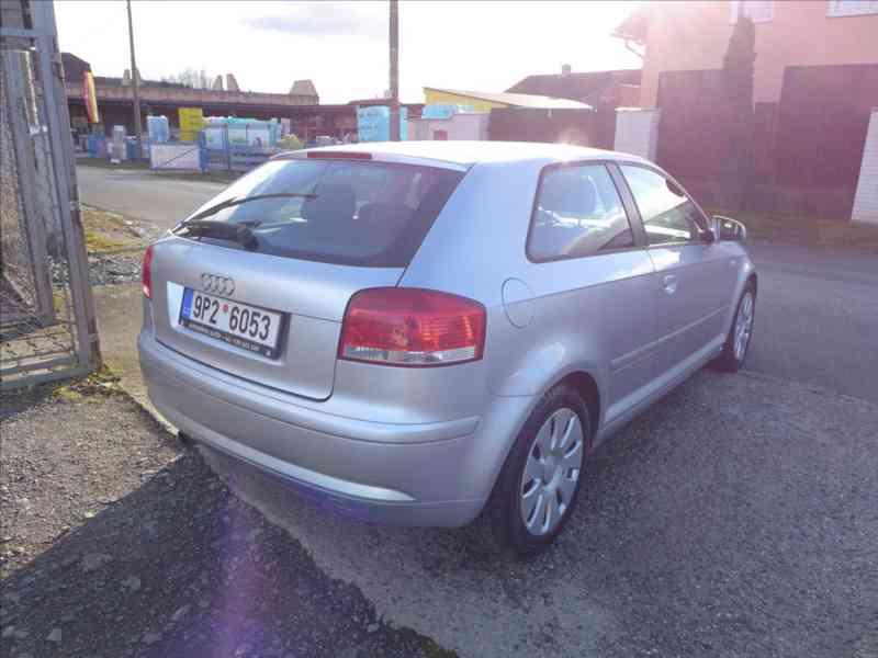 Audi A3 1,6 i - foto 3