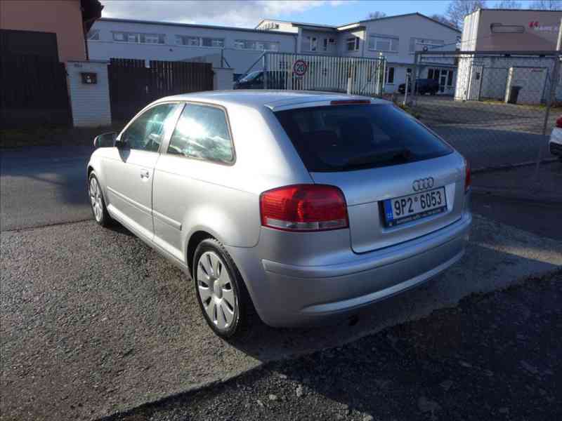 Audi A3 1,6 i - foto 4