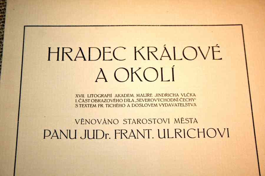JINDŘICH VLČEK - HRADEC KRÁLOVÉ (17x bar. litografie, 1912)  - foto 3