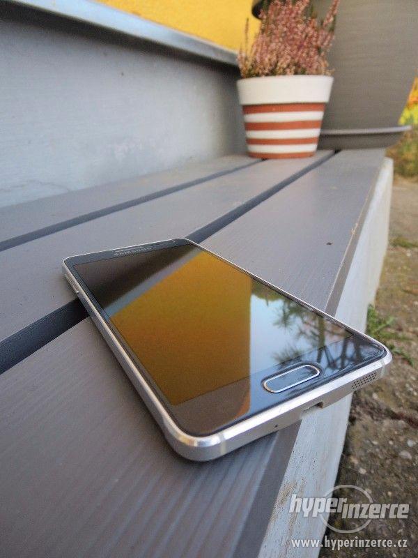 Samsung Galaxy ALPHA - foto 4