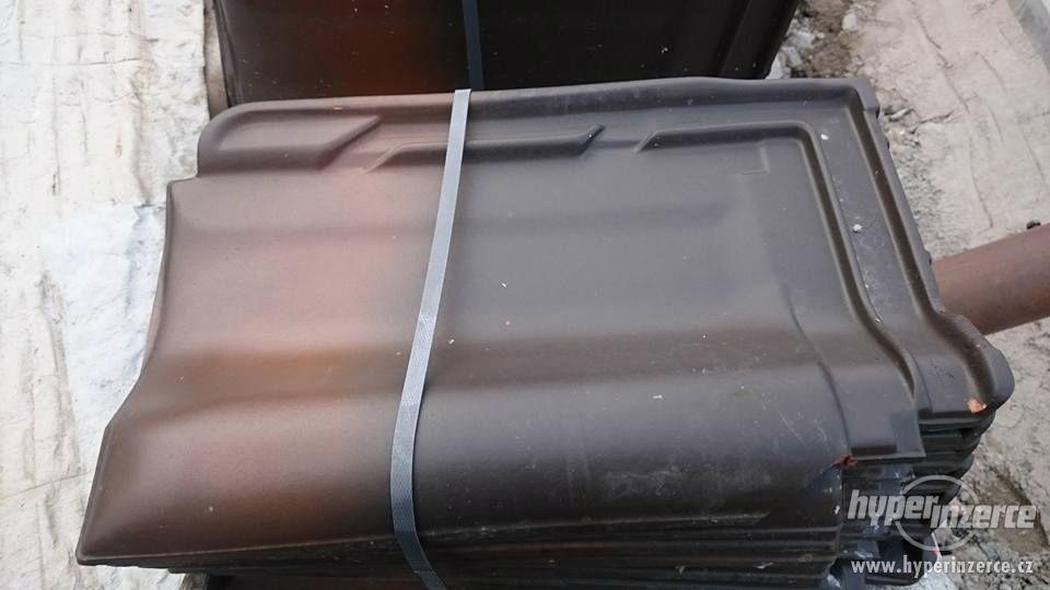 Prodám pálené tašky Roben- Engoba, podzimní list - foto 1