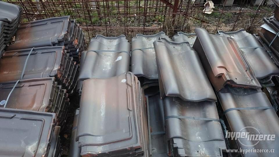 Prodám pálené tašky Roben- Engoba, podzimní list - foto 2