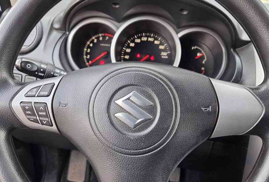 Suzuki Grand Vitara 1.6i Club benzín 78kw - foto 9