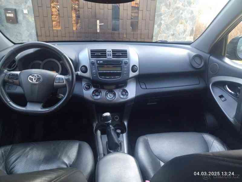 Toyota RAV4 2,2   D4D 4x4, MANUÁL, TAŽNÉ, 166tkm - foto 9