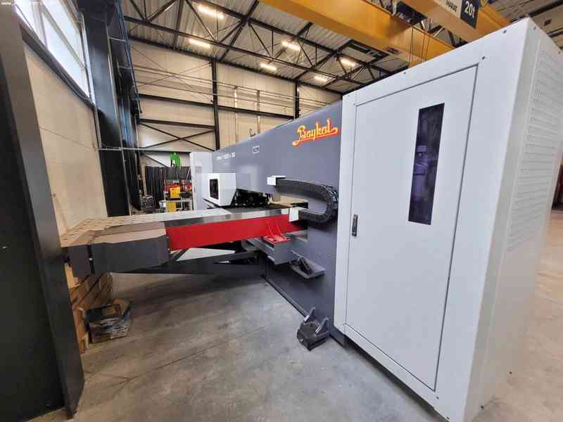 CNC vysekávací lis BAYKAL BPM-T 1525X30 - foto 8