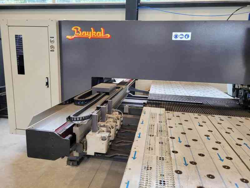 CNC vysekávací lis BAYKAL BPM-T 1525X30 - foto 3