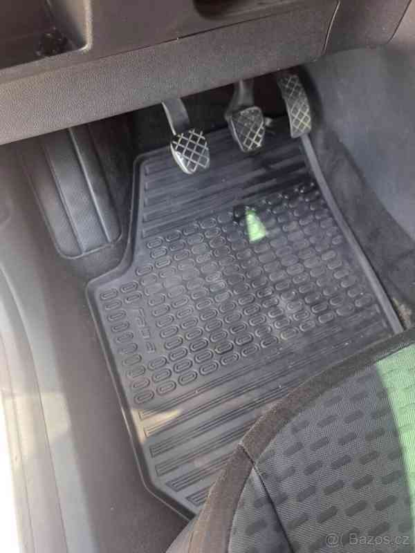 Škoda Fabia 1,4   benzín - foto 7