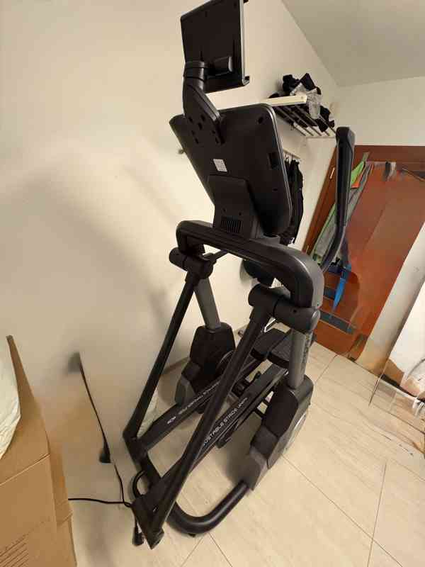 Eliptický trenažer NORDICTRACK Freestrider FS9i - foto 3
