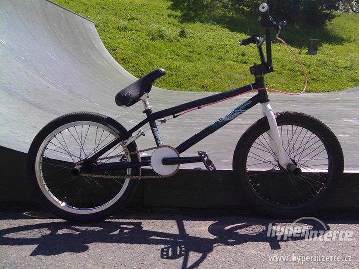 BMX kolo - foto 1