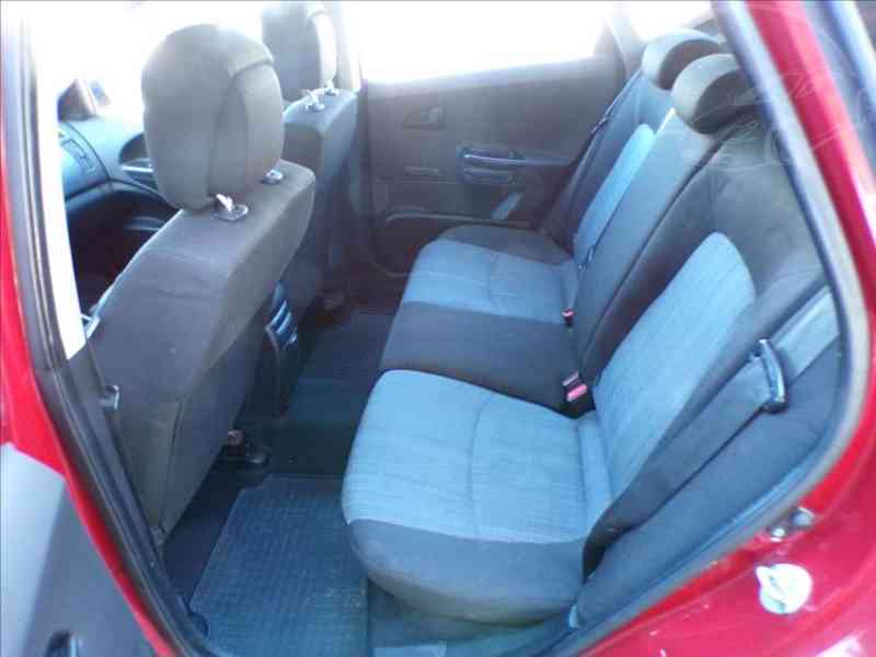 Kia Cee´d 1,4 16V-77KW - foto 9