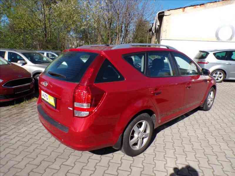Kia Cee´d 1,4 16V-77KW - foto 4