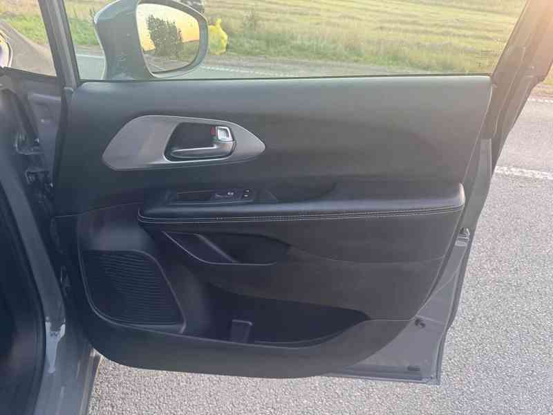 Chrysler Pacifica 3,6L RU Čočka S type 2021 - foto 11