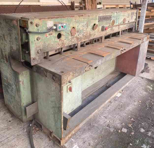 Použité tabulové nůžky MM5/2500, r. v. 1979 - foto 2