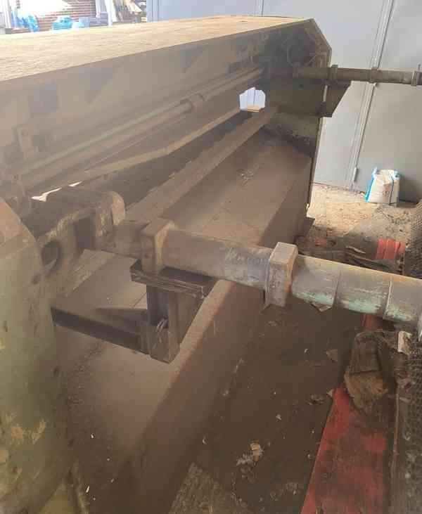 Použité tabulové nůžky MM5/2500, r. v. 1979 - foto 7