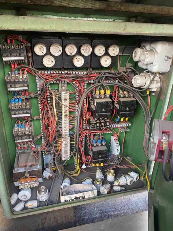 Použité tabulové nůžky MM5/2500, r. v. 1979 - foto 9