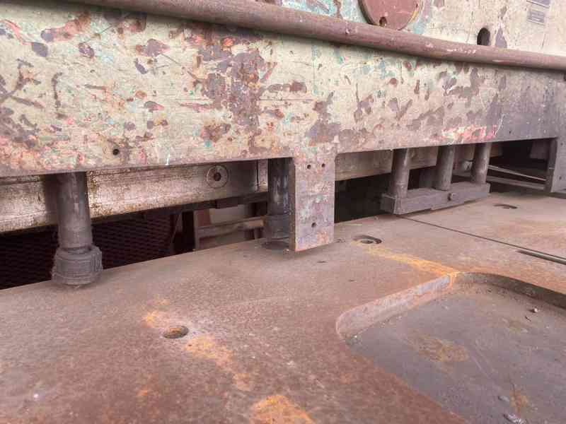 Použité tabulové nůžky MM5/2500, r. v. 1979 - foto 10