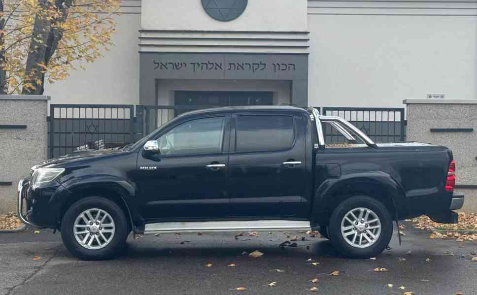 Toyota Hilux 3.0 D4D Comfort 126kw - foto 3