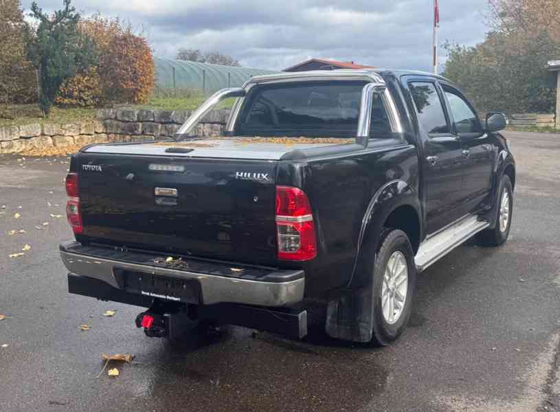 Toyota Hilux 3.0 D4D Comfort 126kw - foto 15
