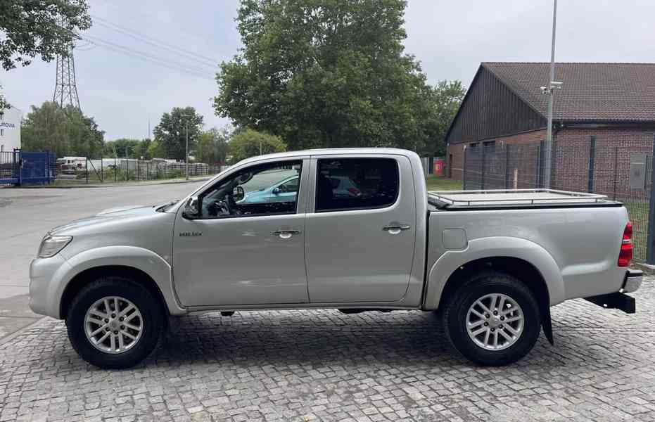 Toyota Hilux Double Cab 2.5 D-4D 106kw - foto 8