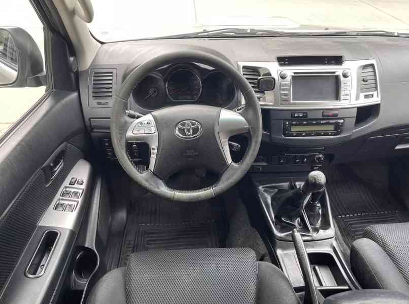 Toyota Hilux Double Cab 2.5 D-4D 106kw - foto 12