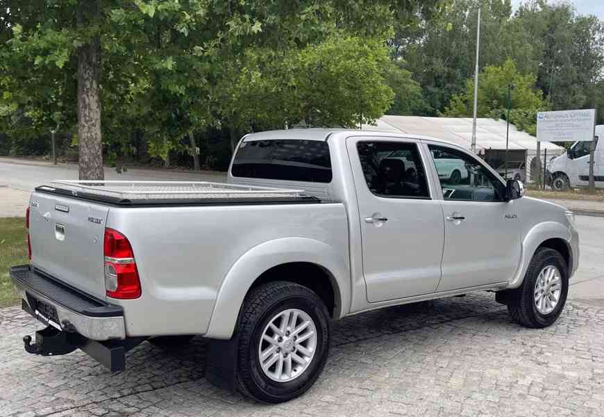Toyota Hilux Double Cab 2.5 D-4D 106kw - foto 5