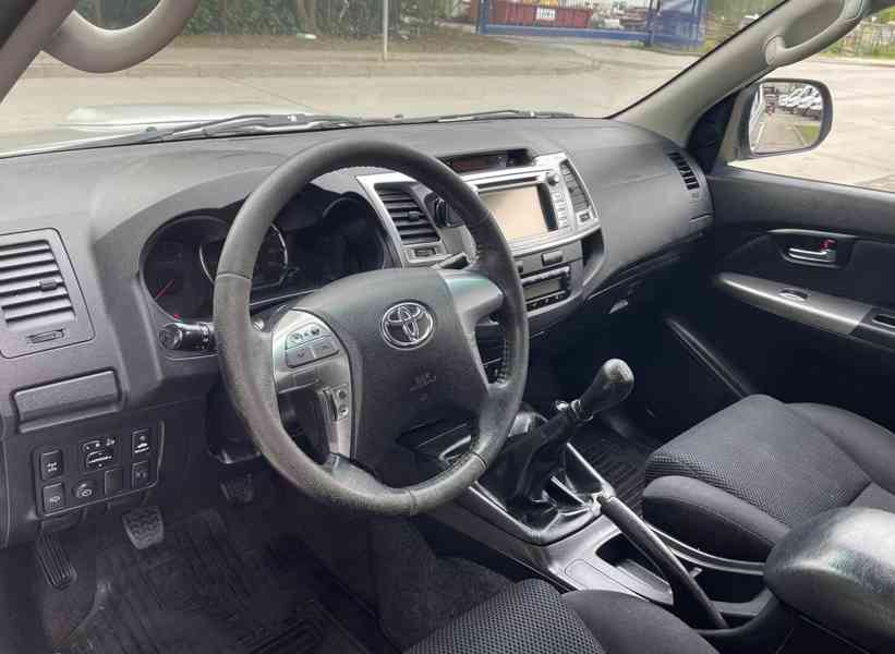 Toyota Hilux Double Cab 2.5 D-4D 106kw - foto 11