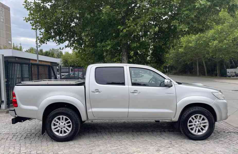 Toyota Hilux Double Cab 2.5 D-4D 106kw - foto 4
