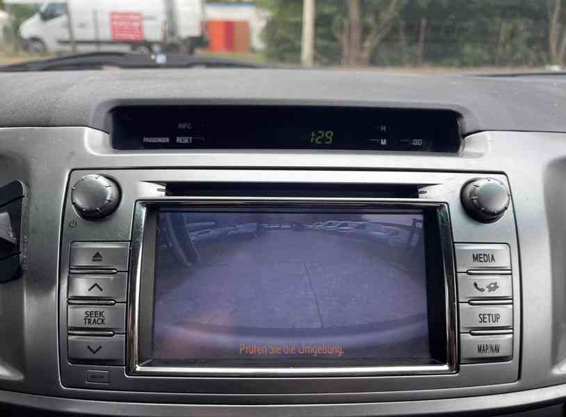 Toyota Hilux Double Cab 2.5 D-4D 106kw - foto 18