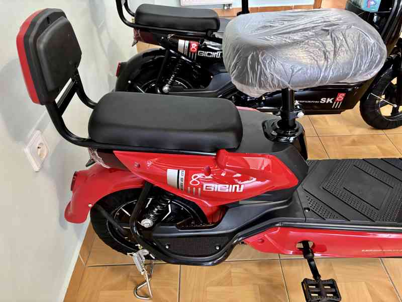 Nový elektrický skútr – bez řidičáku, připravený k jízdě - foto 13