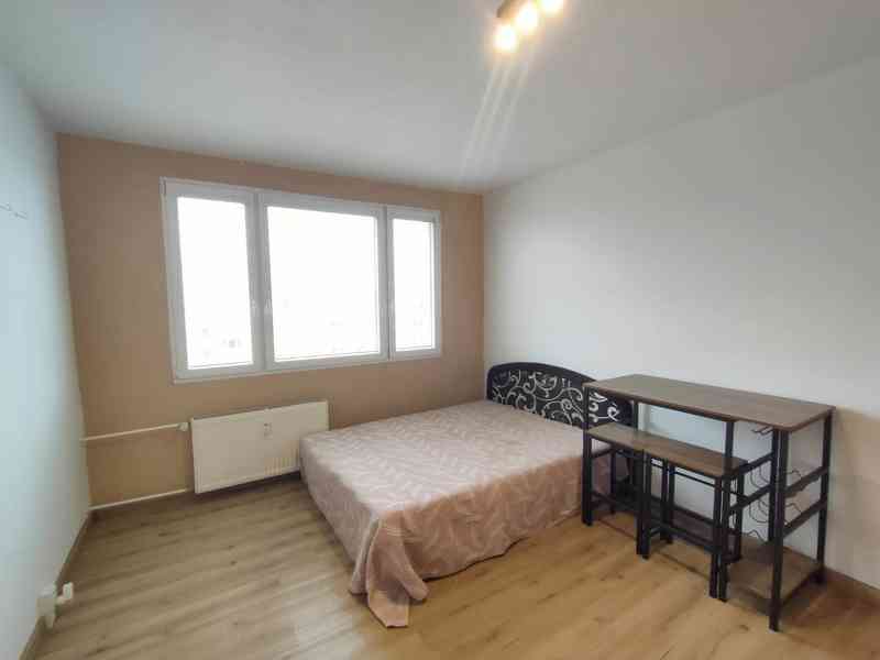 Pronájem bytu 1+kk, 25 m2, Pražské sídliště, Tábor - foto 2